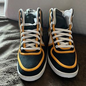 Nike high top selling